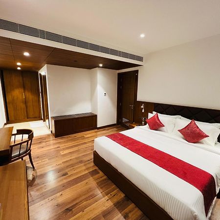 Gokulam Grand Kozhikode Hotel Ngoại thất bức ảnh