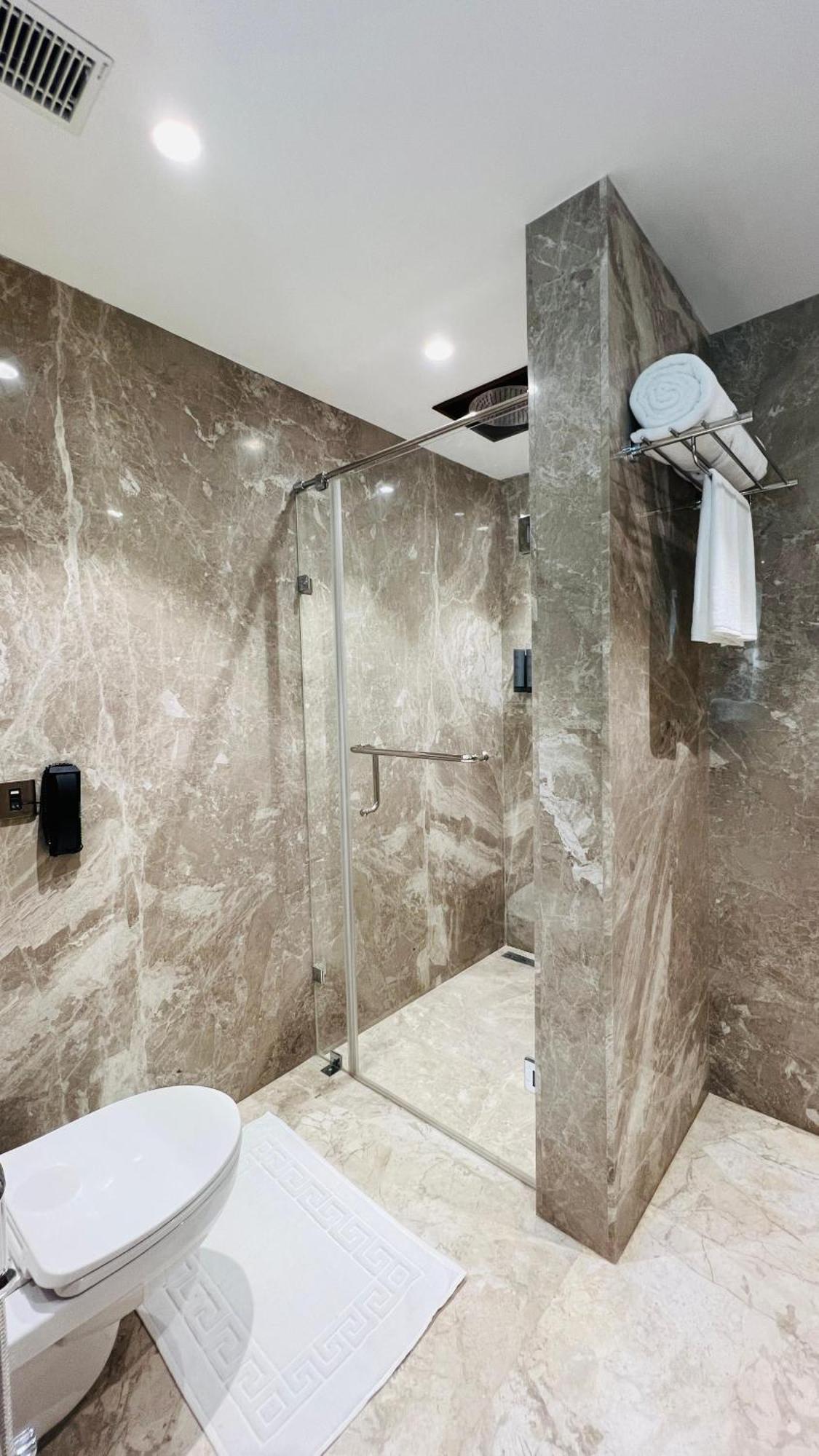 Gokulam Grand Kozhikode Hotel Ngoại thất bức ảnh